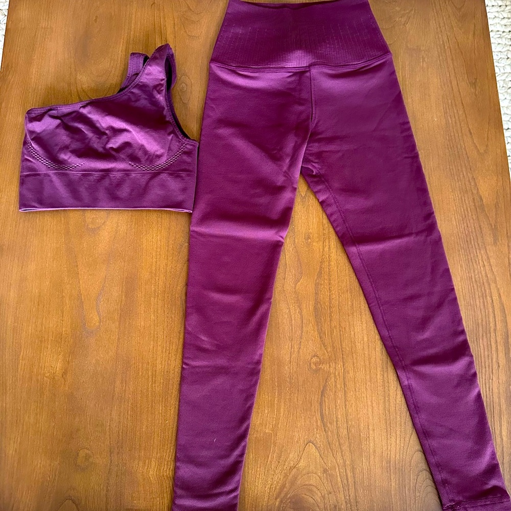 Avocado set size XS. Worn once*